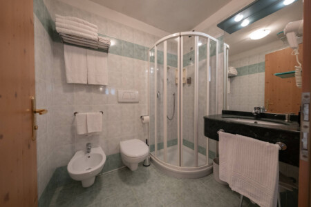 Apartament 2-pokojowy 6-osobowy z balkonem