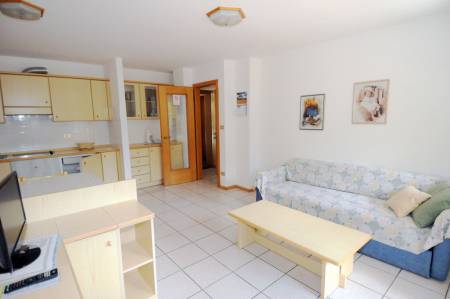 casa-eltobio-apartamentH-salon (12)