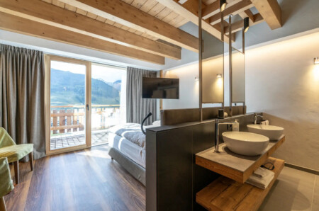 Luxury Spa Suite