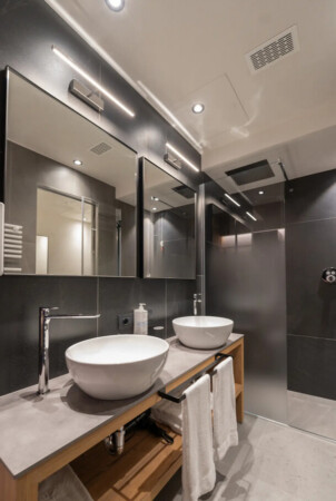 Luxury Spa Suite