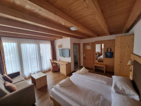 Hotel Mirabel - O podwyższonym standardzie pokój, O podwyższonym standardzie pokój z widokiem, O podwyższonym standardzie dwuosobowy pokój, O podwyższonym standardzie czteroosobowy pokój, O podwyższonym standardzie dwuosobowy pokój z widokiem
