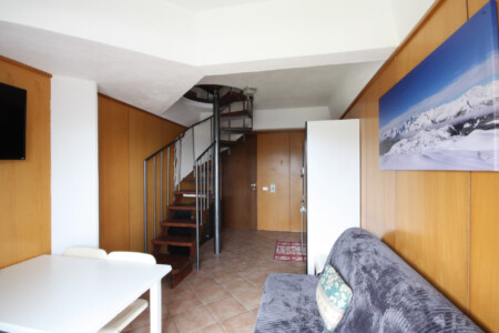 Apartament dwupoziomowy 2-pokojowy